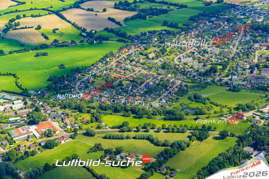 Luftbild der Stadt Ascheberg - Das Luftbild wurde 2025 vom UL-Flugzeug heraus erstellt ( keine Drohnenaufnahme ) - Hochauflösende Luftaufnahme - für Wandbilder und großformatige Ausdrucke geeignet. Das besondere Geschenk!Hier alle&nbsp;Infos zur Lizenzierung der LuftaufnahmeWir fliegen auch dieses Jahr wieder in Ihre Region um Luftbilder zu erstellen.- Luftbild anfragen