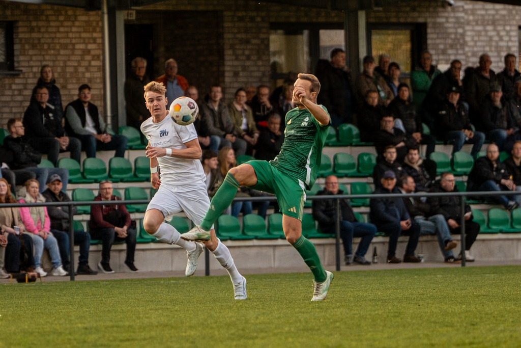 Fußball I Herren I Saison 2025-2026 I Landesliga Weser-Ems I 23. Spieltag I SFN Vechta - BW Lohne II I 00255 | jns.sportfotos - Realisiert mit Pictrs.com