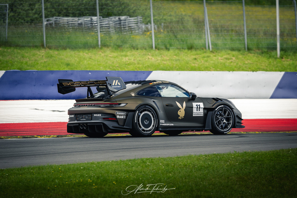 R6PZ2198 _Alexander Tschuncky | Entdecken Sie die faszinierende Welt von Alexander Tschuncky Arts: Kreative Fotografie, atemberaubende Automobilkunst und hochwertiger Bilderdruck. Lassen Sie sich inspirieren! - Realisiert mit Pictrs.com