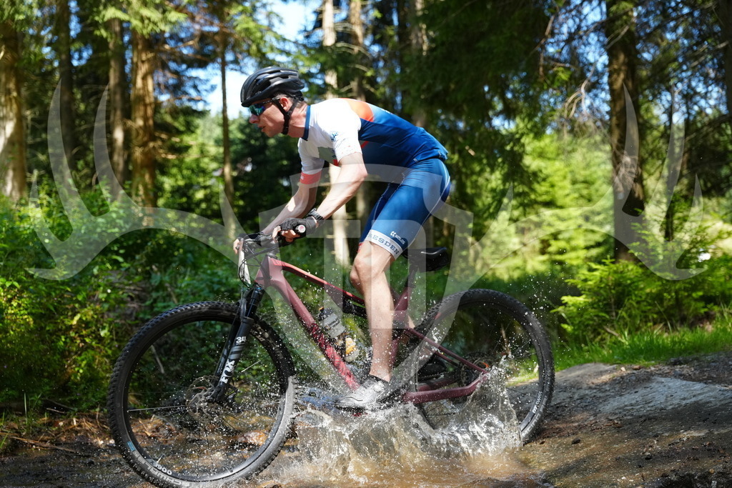 FC101734 | Fotogalerie der Treibjagd im Dunkelwald - Dein MTB Etappenrennen im Erzgebirge - Realisiert mit Pictrs.com