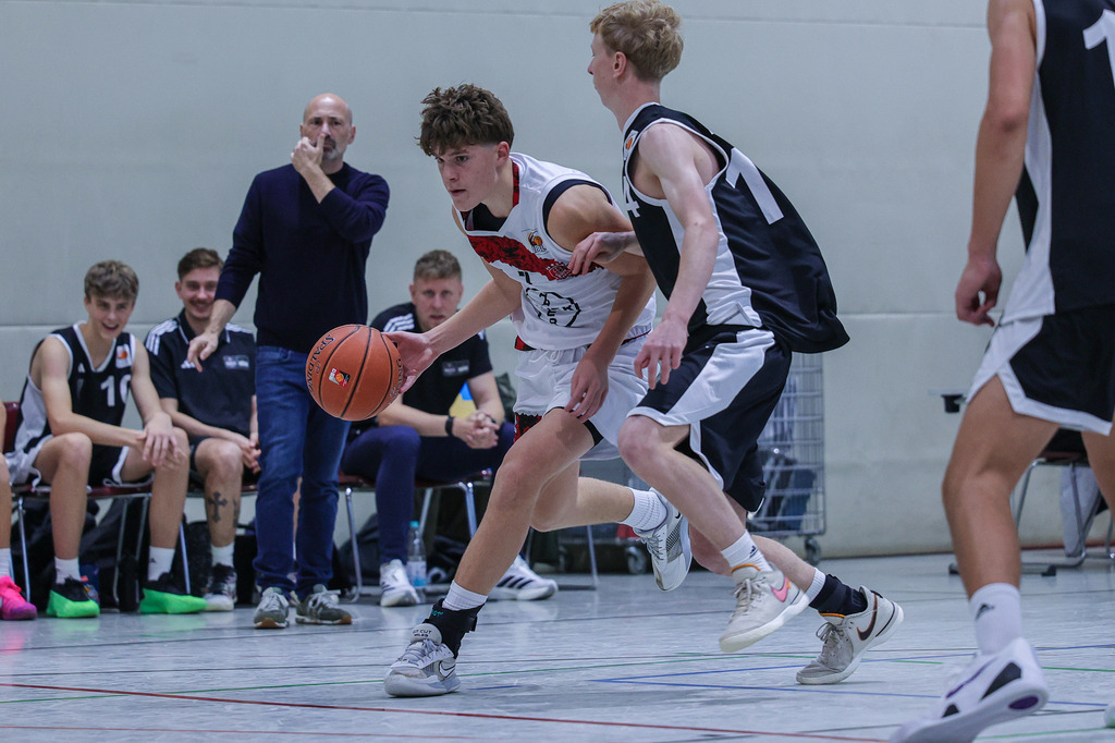 JBBL BAYER GIANTS vs Team BonnKöln RAG-120 | Fotos von Basketballspielen aus dem Raum NRW fotografiert von Gero Mueller-Laschet und Daniel Schaefer - Realized with Pictrs.com