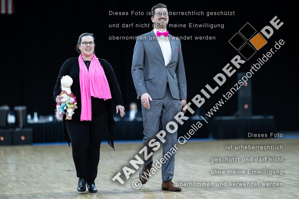 20230226-11306 | Hier finden Sie Tanz Bilder vom Latein und Standard Formationen tanzen. Sportbilder vom Tanzsport. Schöne Fotos und von Weltmeisterschaft, Europameisterschaft, Bundesliga, Regionalliga, Oberliga und Landesliga sowie von GOC Stuttgart, DanceComp, WM Bremen