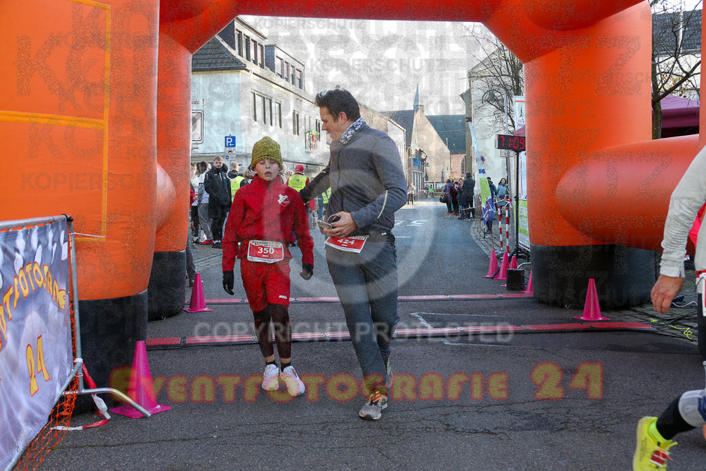 241201_1247_EX1_3336 | Sportfotografie im Rhein-Sieg Kreis, Köln, Bonn, NRW, Rheinland Pfalz, Hessen, etc. Unser Tätigkeitsfeld umfasst den Laufsport vom Volkslauf über den Marathon, Duathlon, Triathon bis zum Ultralauf wie Kölnpfad Ultra oder Schindertrail.
