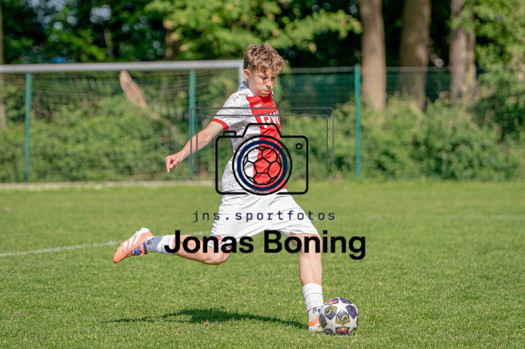 Fußball I C-Junioren I Saison 2025-2026 I Pfingsturnier Langförden I 15833 | jns.sportfotos - Realisiert mit Pictrs.com