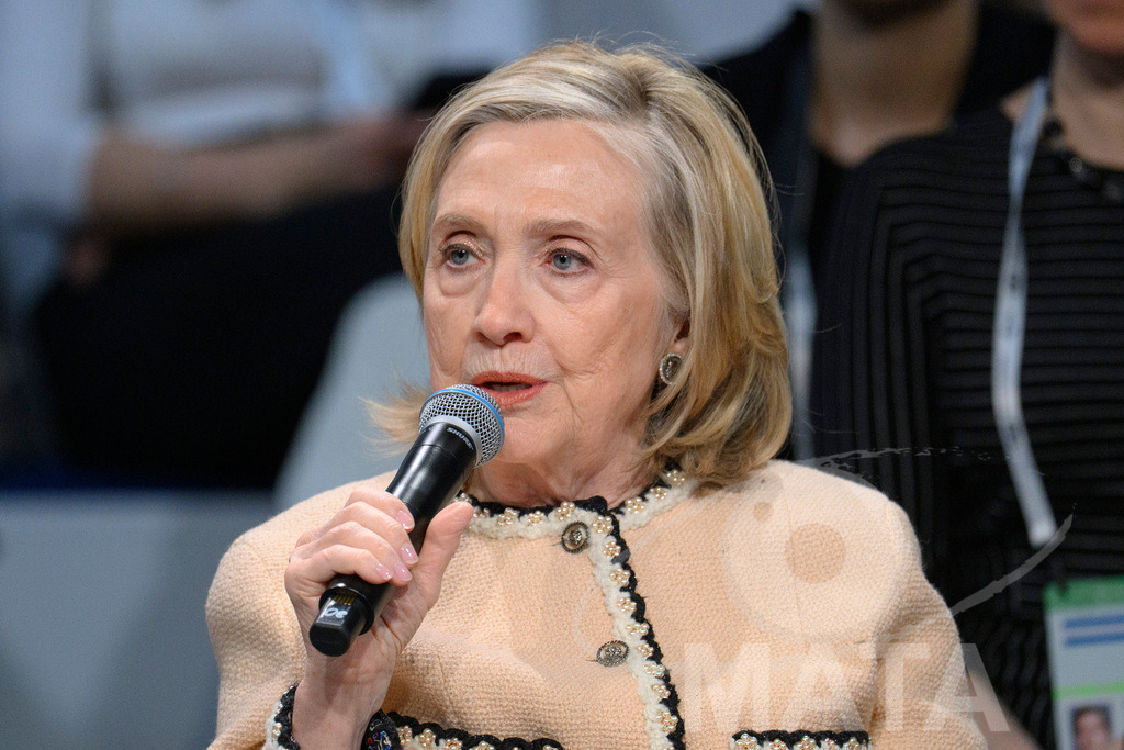 _DWA0228 | Die US-Politikerin Hillary Clinton auf der Veranstaltung Girls Just Want to Have Fundamental Rights: Fighting the Global Pushback im Rahmen der Münchner Sicherheitskonferenz 2026. München, 14.02.2026 Bayern Deutschland - Realisiert mit Pictrs.com