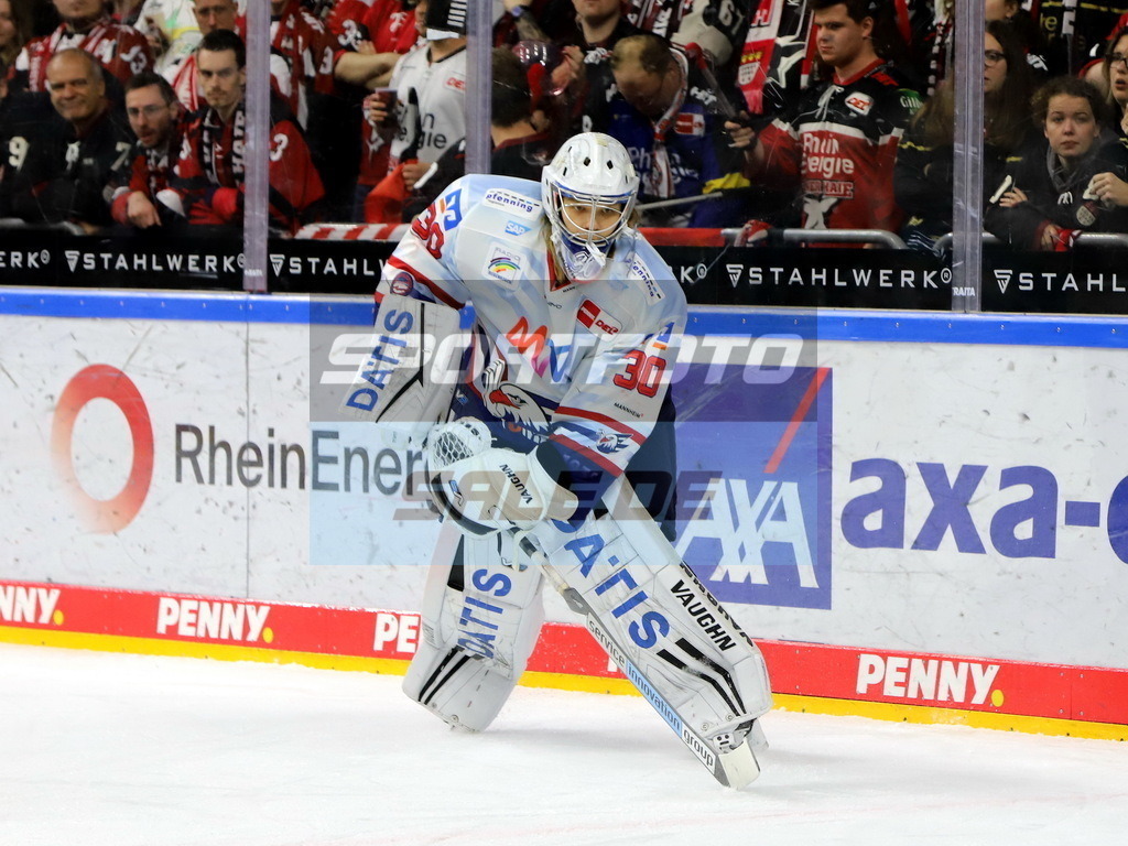 Arno Tiefensee - MAN | Arno Tiefensee - MAN - Realisiert mit Pictrs.com