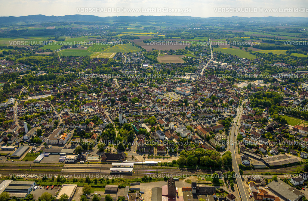 Lage240505513 | Bahnhof Hbf Lage (Lippe), City Innenstadtansicht, Sedanplatz  Parkanlage, Hügel und Waldgebiet, Wohnen und Leben, Lage, Ostwestfalen, Nordrhein-Westfalen, Deutschland
