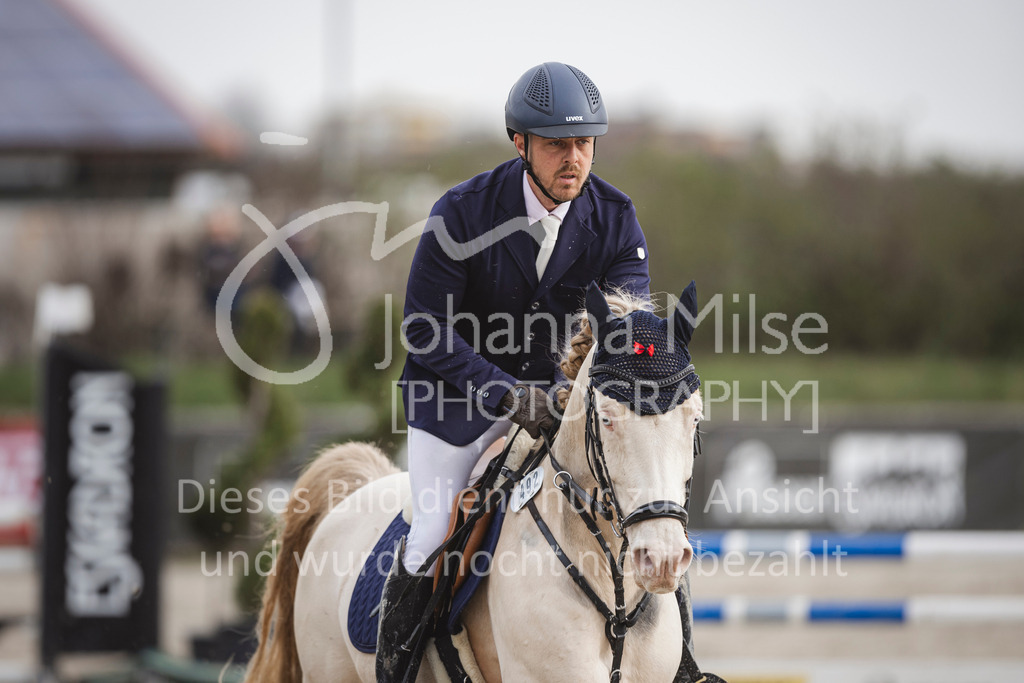 240330_Fruehlingsfest_Amateur-SprPf-A-249 | Deine schönsten Turniermomente als professionelle Fotos! Entdecke hochwertige Pferdesport-Fotografie im Online-Shop. Jetzt Fotos finden & bestellen!