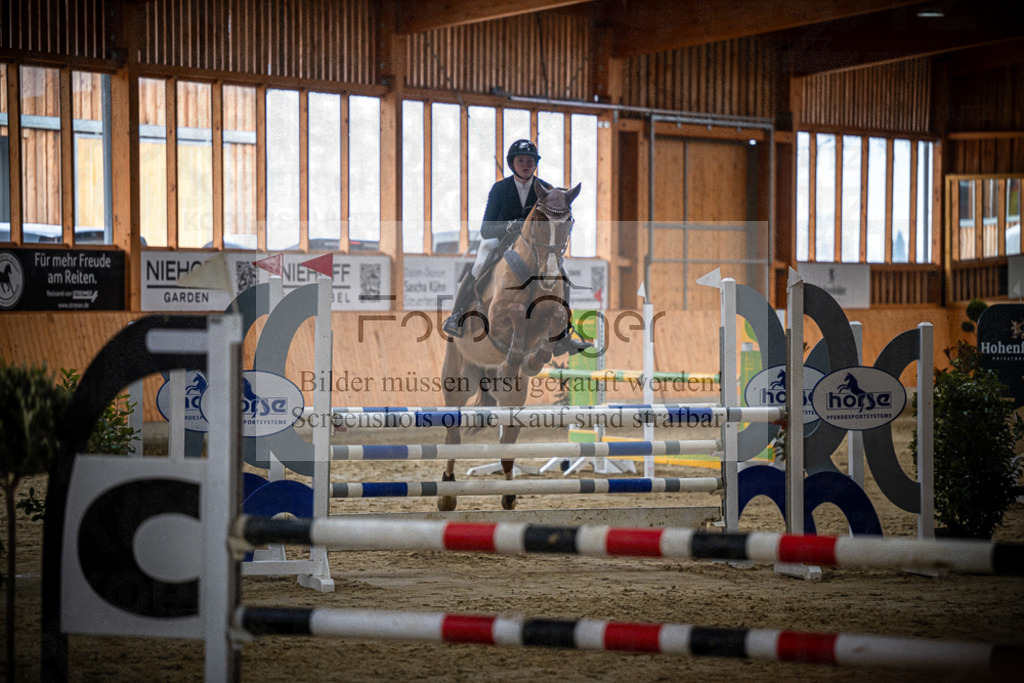 DOS_1934 | Entdecke hochwertige Reitturnierfotos von Foto Oger. Professionell, emotional und authentisch – jetzt Lieblingsmomente im Shop bestellen.Deutschlandweite Turnierfotografie. - Realisiert mit Pictrs.com