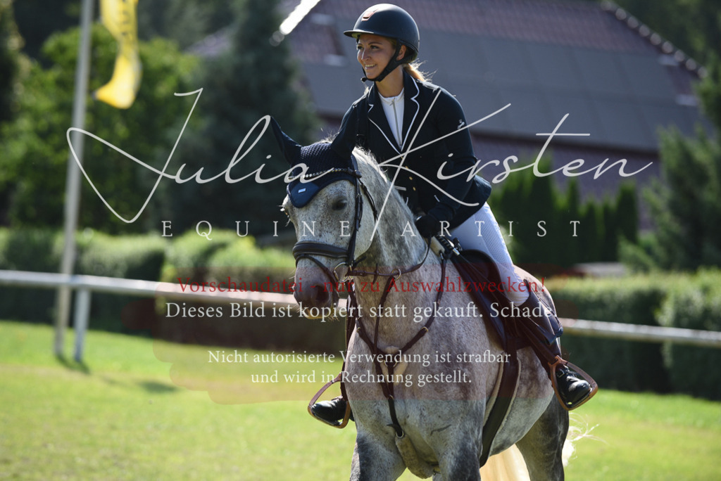 DSC_9143 | Pferde- und Turnierfotografie in Westsachsen. Pferdeportraits, Auftragszeichnungen und intuitive Kunst.