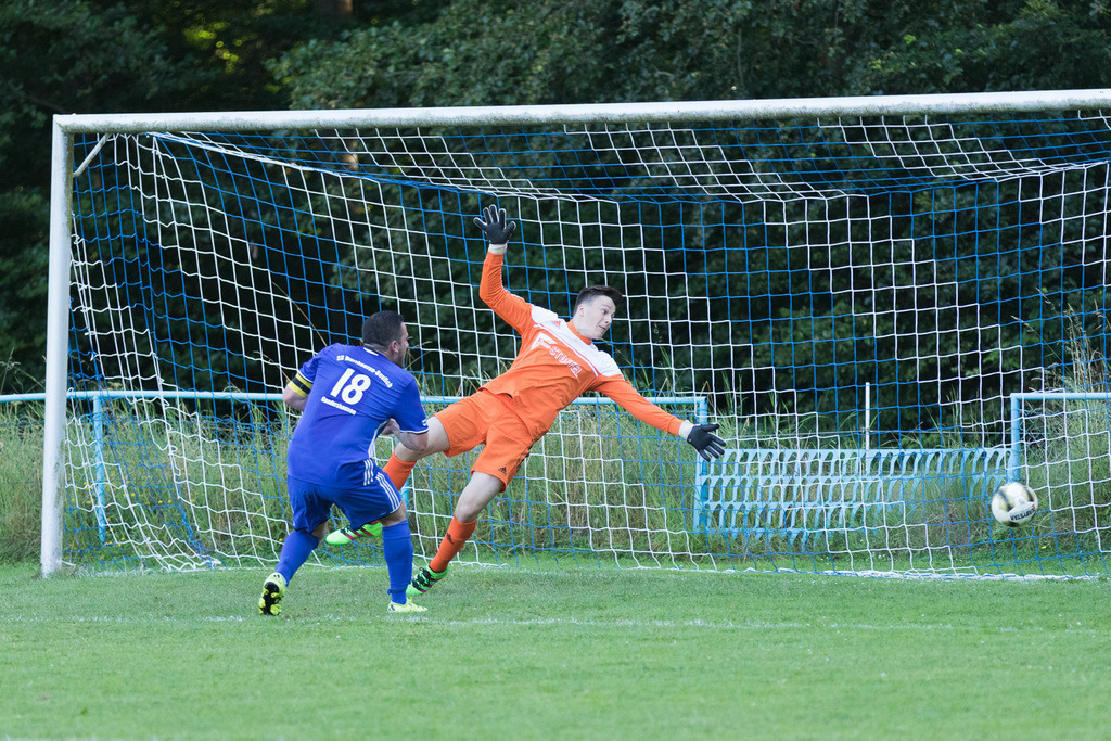 SG Morshausen - TSV Emmelshausen | Sportfotografie Hermann-Josef Stoffel - Realisiert mit Pictrs.com