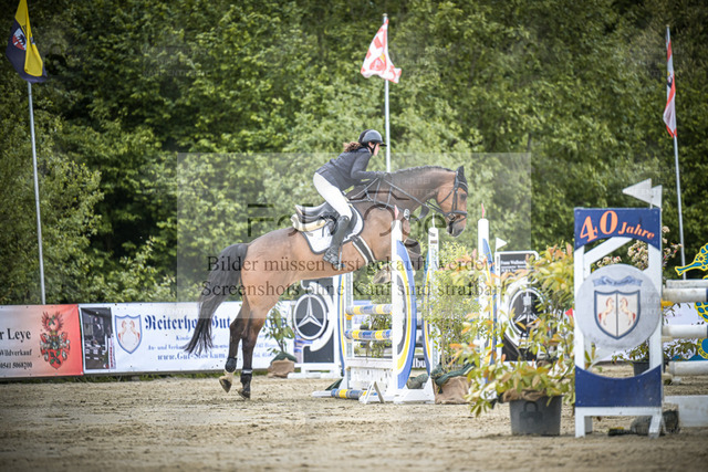 DOS_6794 | Entdecke hochwertige Reitturnierfotos von Foto Oger. Professionell, emotional und authentisch – jetzt Lieblingsmomente im Shop bestellen. - Realized with Pictrs.com