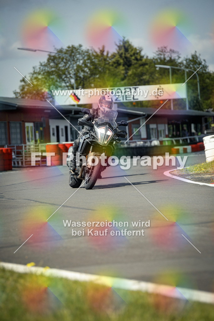 OBK_Mai_Volker_Adam-10602 | Hier findet Ihr Bilder von Touristenfahrten auf der Nürburgring Nordschleife oder von anderen Veranstaltungen die ich besucht habe. Viel Spass beim Durch Schauen 