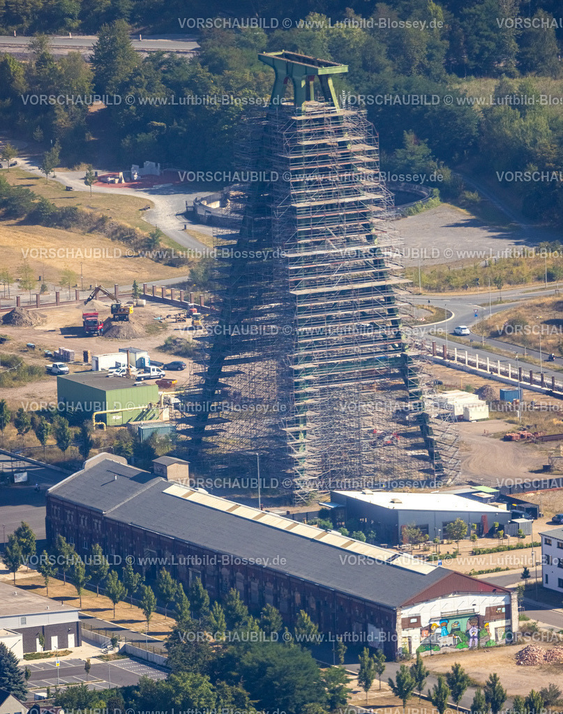 Dinslaken220806557 | Luftbild, Bergpark Lohberg, mit Gerüst verhüllter Förderturm für Sanierung, Oberlohberg, Dinslaken, Ruhrgebiet, Nordrhein-Westfalen, Deutschland