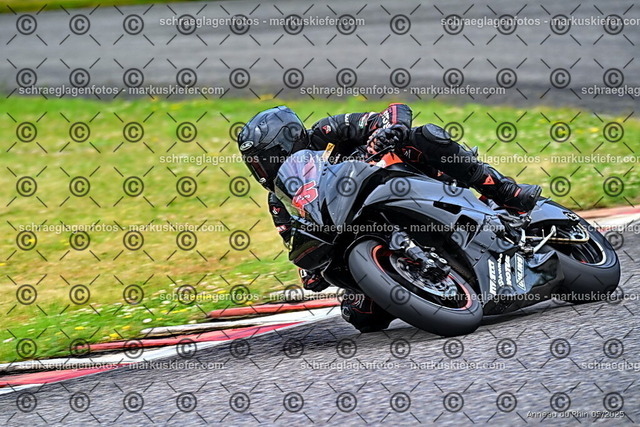 25bt02-0297 | markuskiefer.com - Realisiert mit Pictrs.com