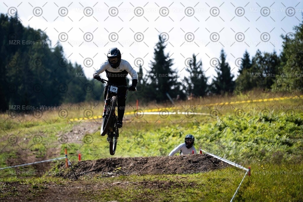 x-148 | mzredits - Realisiert mit Pictrs.com