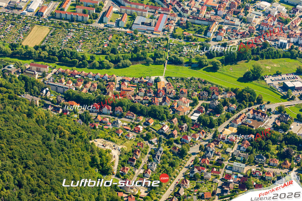 Neue Luftbildaufnahme der Stadt Meiningen - Das Luftbild wurde 2025 vom UL-Flugzeug heraus erstellt ( keine Drohnenaufnahme ) - Hochauflösende Luftaufnahme - für Wandbilder und großformatige Ausdrucke geeignet. Das besondere Geschenk!Hier alle&nbsp;Infos zur Lizenzierung der LuftaufnahmeWir fliegen auch dieses Jahr wieder in Ihre Region um Luftbilder zu erstellen.- Luftbild anfragen