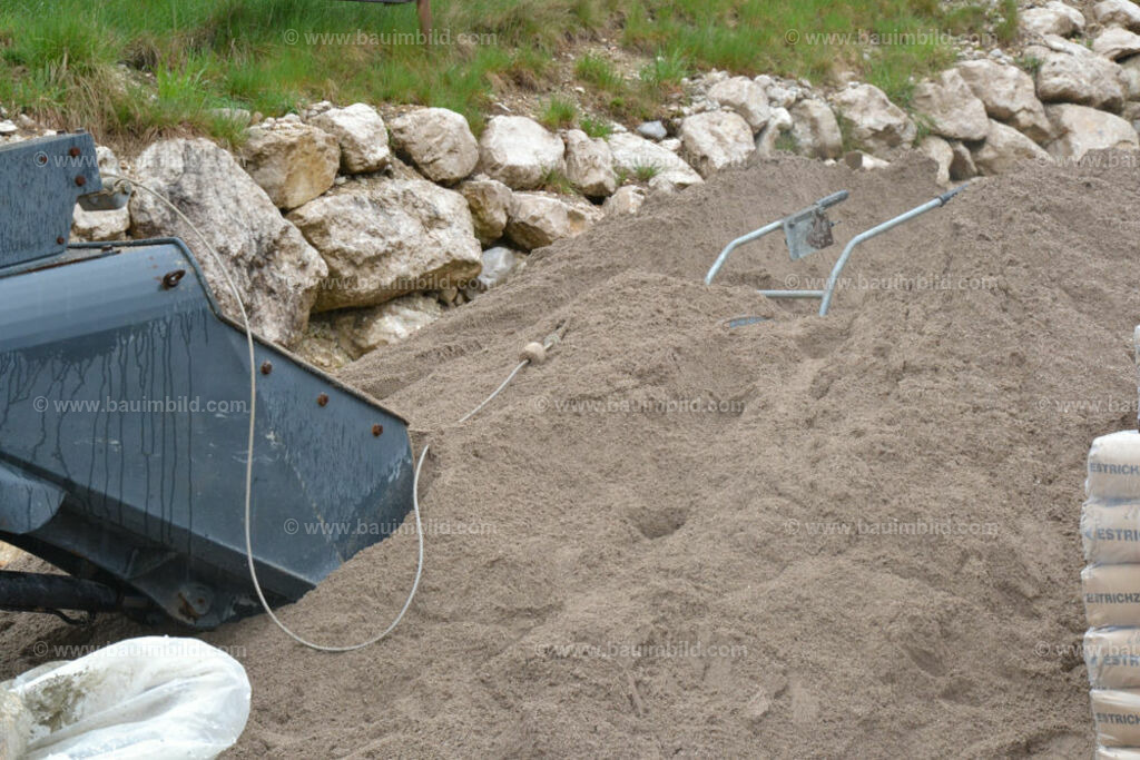 bib-lg19-fussbodenaufbau-0190 | Nach LV-Leistungsgruppen sortierte Detailfotos über den Bau eines Hauses. Alle Hausbau-Bilder direkt vom Urheber und Autor der Website Haus-Selber-Bauen.com