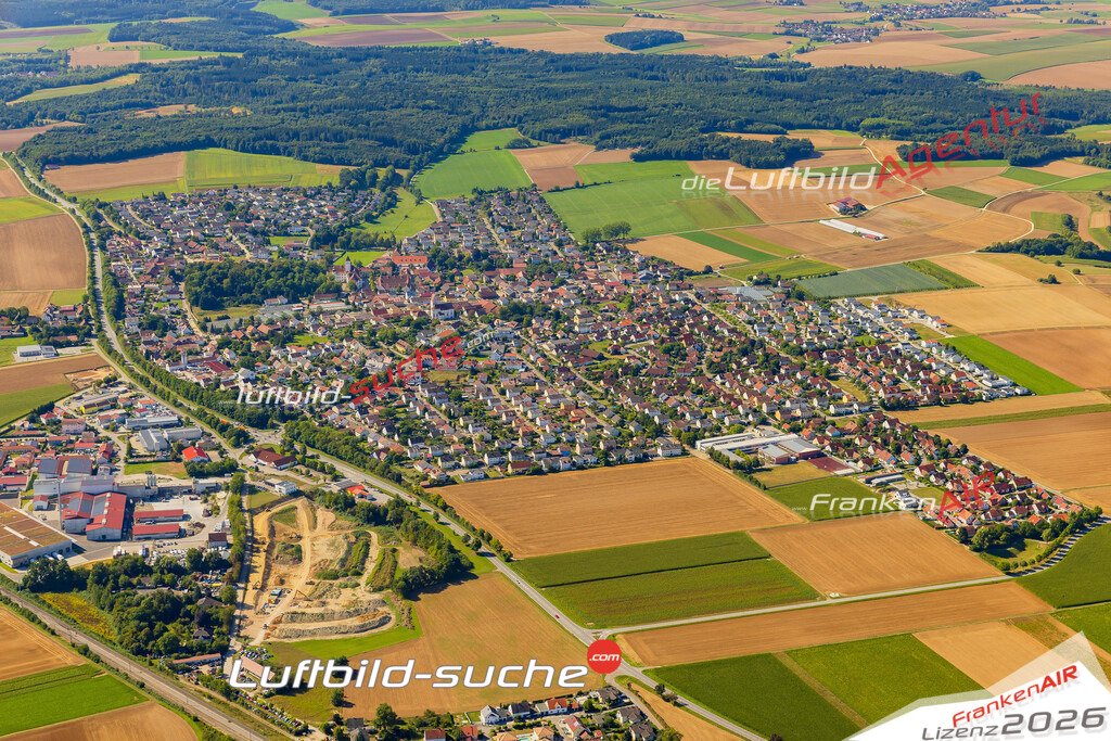 Luftaufnahme von Alteglofsheim - Die Luftaufnahme wurde 2025 vom UL-Flugzeug heraus erstellt ( keine Drohne ) - Hochauflösende Luftaufnahme - für professionelle Ausdrucke geeignet. Die Geschenkidee !Mit Lizenz und Bildrechte bestellbar