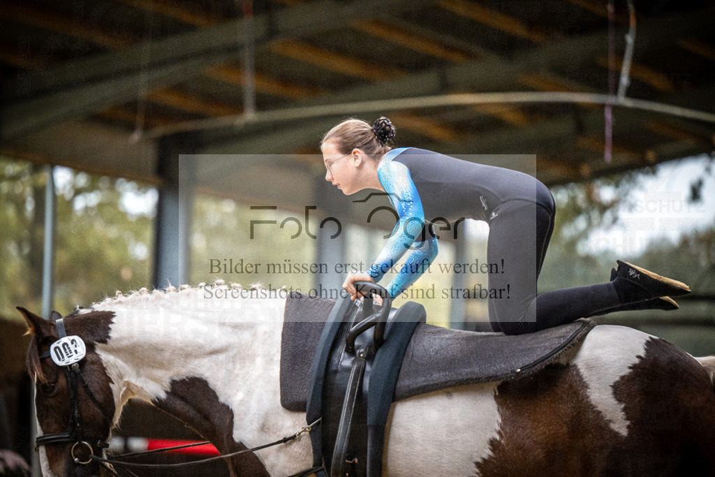 DOS_0108 | Entdecke hochwertige Reitturnierfotos von Foto Oger. Professionell, emotional und authentisch – jetzt Lieblingsmomente im Shop bestellen.Deutschlandweite Turnierfotografie. - Realisiert mit Pictrs.com
