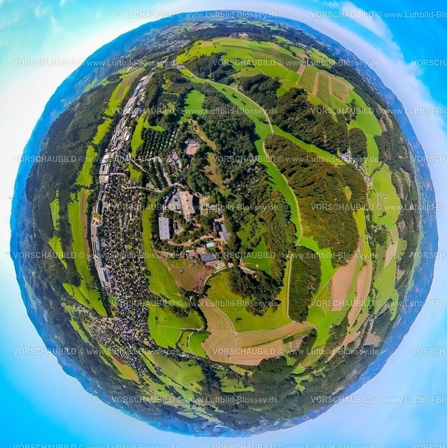 Lennestadt230990329ElspeFestival | Luftbild, Ortsansicht Ortsteil Elspe, Elspe Festival Freizeitanlage für Karl May Festspiele, Erdkugel, Fisheye Aufnahme, Fischaugen Aufnahme, 360 Grad Aufnahme, tiny world, Elspe, Lennestadt, Sauerland, Nordrhein-Westfalen, Deutschland