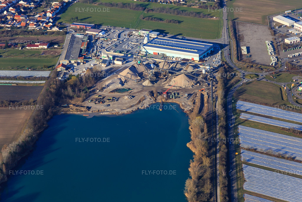 Luftbild: Betonsee mit Betonwerk Fehr Technologies aus Südwesten im Ortsteil Wiesental in Waghäusel im Bundesland Baden-Württemberg in Deutschland. Foto: IMG_097321.jpg vom 10.03.2017 durch Werner Riehm/FLY-FOTO.deHersteller von Betonfertigteile und Faserbeton - FEHR Group