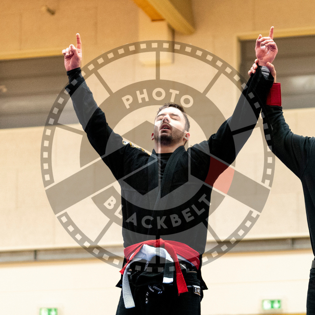 20231118PBB12617 | Fighters compete during the AJP Tour 600 Frankfurt Championship in Frankfurt/Main, Germany, on November 18, 2023.