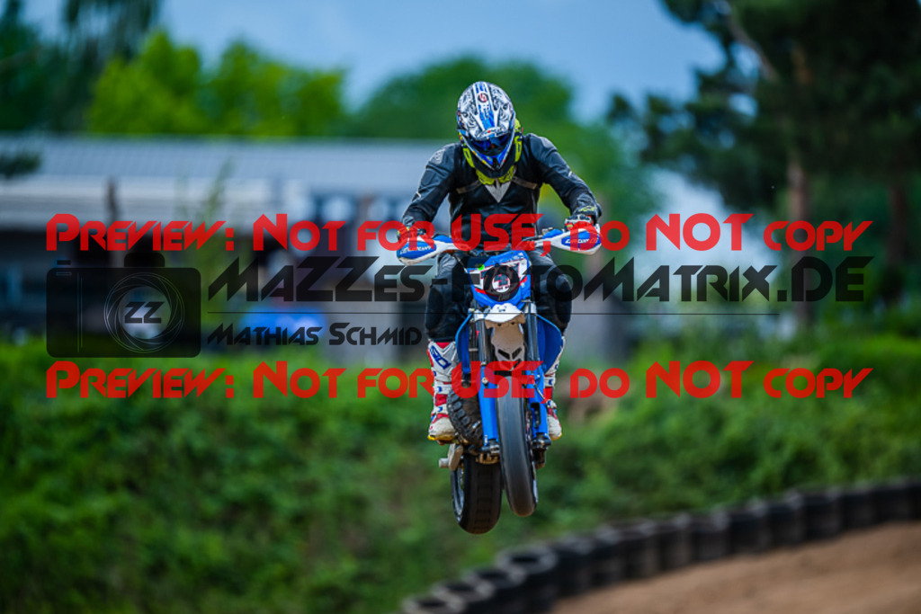 MaZZes_FotoMatrix_220528_9237 | Fotograf Mathias Schmid
Sportfotograf,
Eventfotograf,
Hochzeitsfotograf,
Portraitfotograf