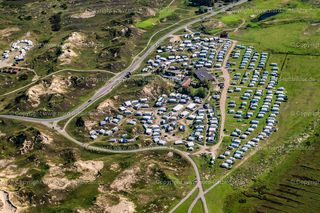 Norderney_Campingplatz_Um_Ost_ELS_6907050923 | NORDERNEY 05.09.2023 Campingplatz mit Wohnwagen und Zelten im Küstenbereich " Um Ost " in Norderney im Bundesland Niedersachsen, Deutschland. // Campsite with caravans and tents in the coastal area " Um Ost " in Norderney in the state Lower Saxony, Germany. Foto: Martin Elsen
