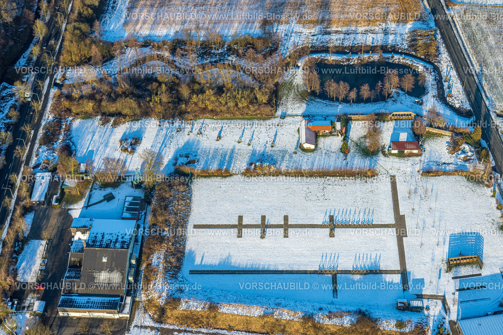 Hamm260105626 | Luftbild, Sportplatz Bogensportzentrum Hammer Sportclub 2008 e.V.HSV, von-Thünen-Halle Schützenhalle, Winterlandschaft, Stadtbezirk Rhynern, Hamm, Ruhrgebiet, Nordrhein-Westfalen, Deutschland