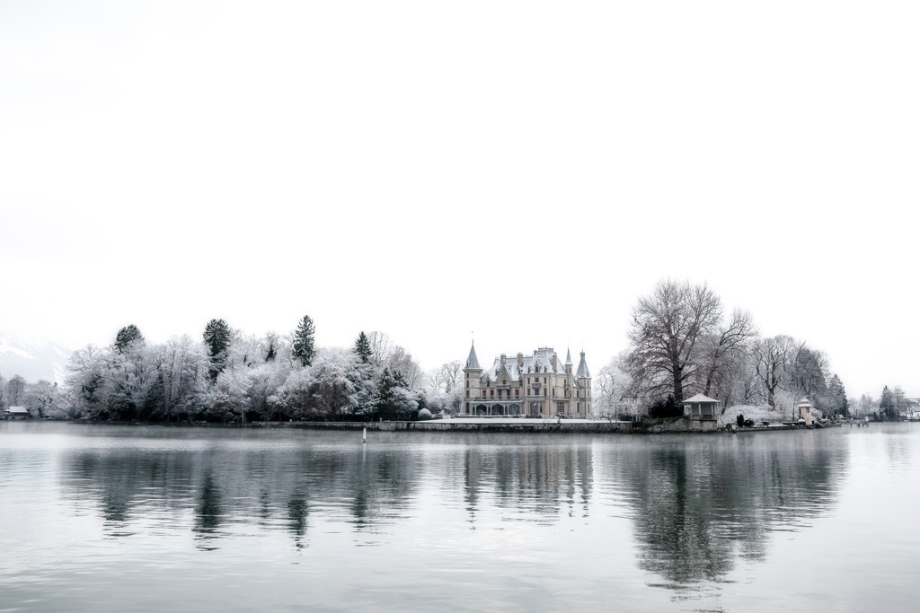 Schadau | Schloss Schadau in Thun im Winter. 
-----------------------------------------------------------------
Schadau Castle in Thun in winter.
-----------------------------------------------------------------
Dieser Druck ist in einer limitierten Auflage von 5 Exemplaren erhältlich. 
This print is available in a limited edition of 5 copies. 
http://art.hess.photography/43-schadau.html - Realisiert mit Pictrs.com