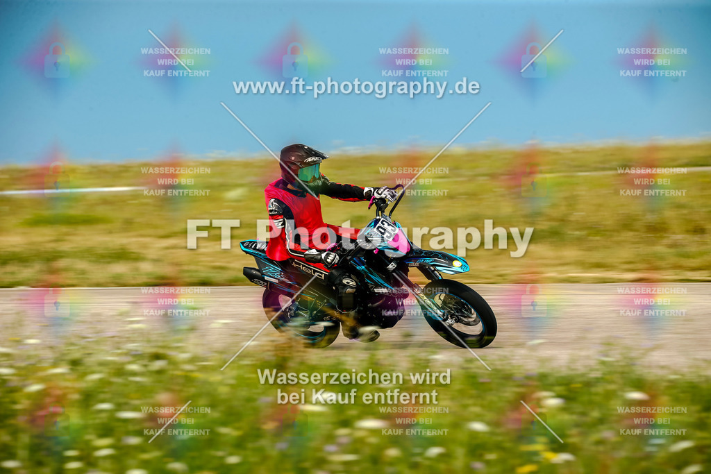 Chambley Juli-0686 | Hier findet Ihr Bilder von Touristenfahrten auf der Nürburgring Nordschleife oder von anderen Veranstaltungen die ich besucht habe. Viel Spass beim Durch Schauen 