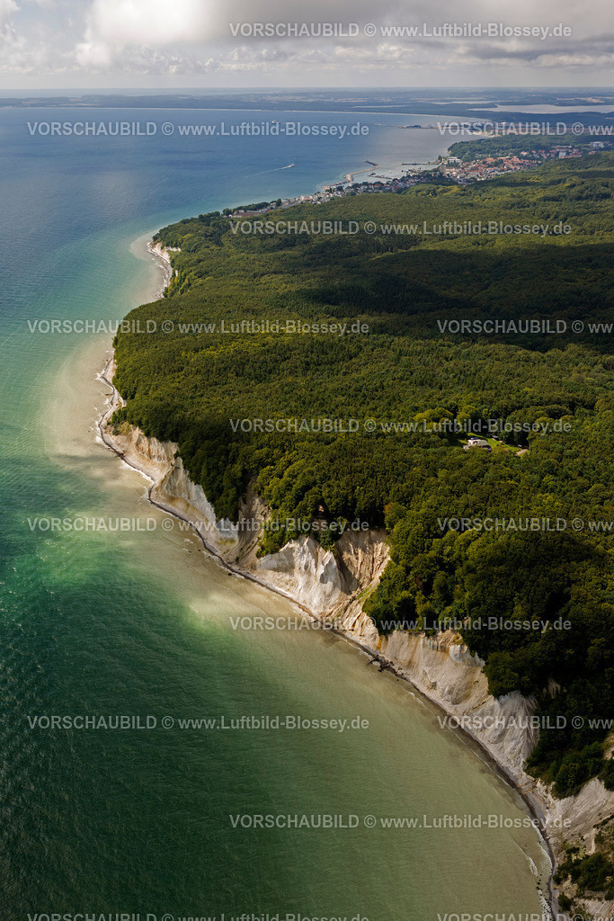 Ruegen12083194JasmundWissowerKlinken | Luftbild, Kreidefelsen, Nationalpark Jasmund, Grosse Stubbenkammer, Kleind Stubbenkammer, Königsstuhl, Aussichtsplattform,  Sassnitz, Insel Rügen, Mecklenburg-Vorpommern, Deutschland, Europa