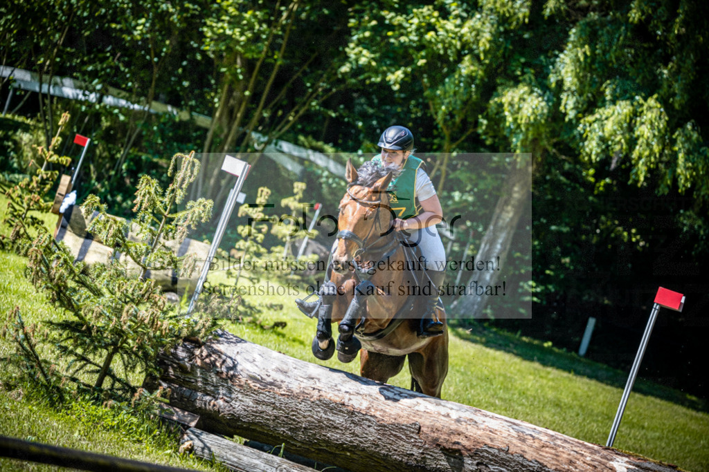 A1_Vielseitigkeitsturnier Melle Oldendorf-15c-0228 | Entdecke hochwertige Reitturnierfotos von Foto Oger. Professionell, emotional und authentisch – jetzt Lieblingsmomente im Shop bestellen.Deutschlandweite Turnierfotografie. - Realisiert mit Pictrs.com