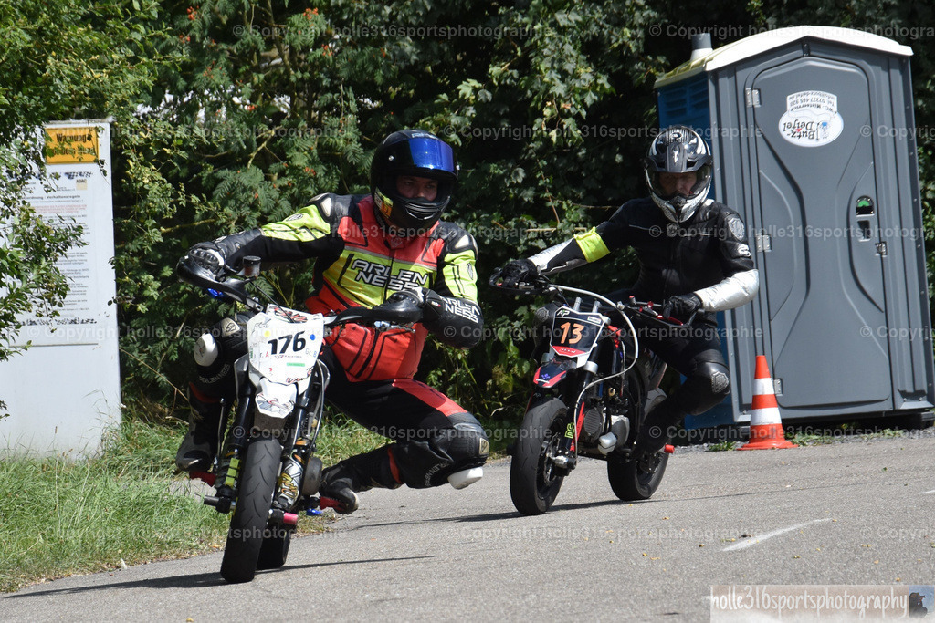 DSC_0554 | Sportfotografie , Motorsport, Motoross, Reitsport, Mointainbike, Enduro,
Landschaft , Outdoor, Eventfotografie, Landschaft, Bilder online bestellen - Realisiert mit Pictrs.com