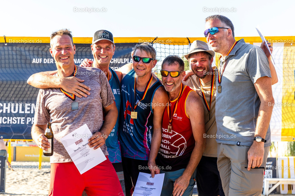 2024-00107716-Deutsche-Senioren-Beach-Meisterschaft |  08.09.2024; Berlin Foto: Gerold Rebsch - www.beachpics.de