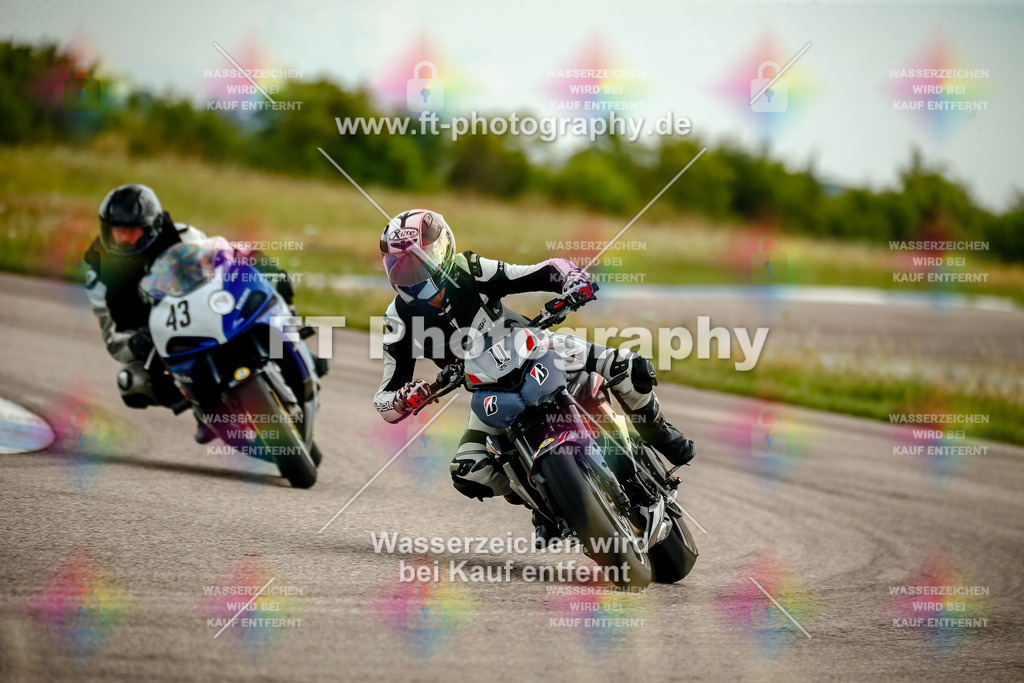 Chambley Juli-2215 | Hier findet Ihr Bilder von Touristenfahrten auf der Nürburgring Nordschleife oder von anderen Veranstaltungen die ich besucht habe. Viel Spass beim Durch Schauen 