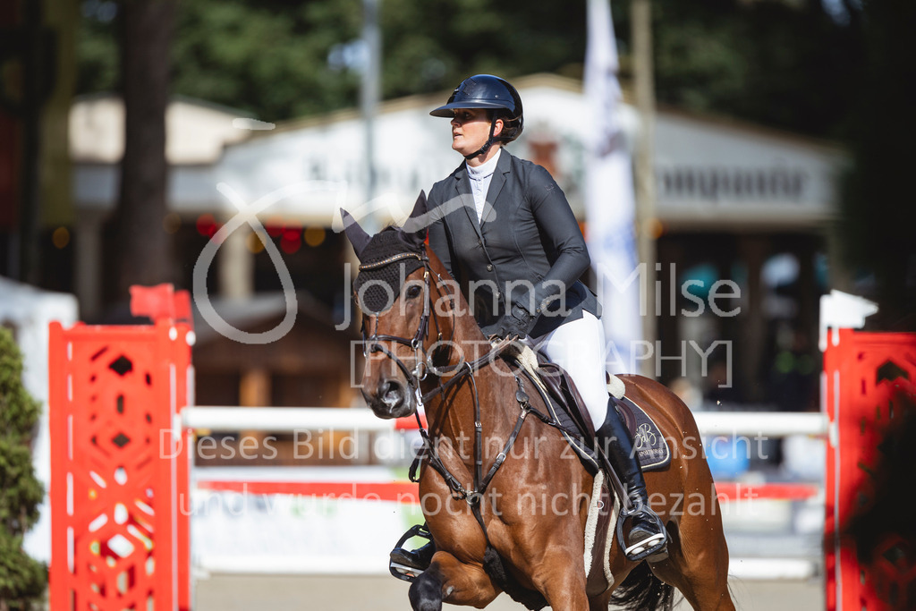 240915_OWLCh_MT-474 | Deine schönsten Turniermomente als professionelle Fotos! Entdecke hochwertige Pferdesport-Fotografie im Online-Shop. Jetzt Fotos finden & bestellen!