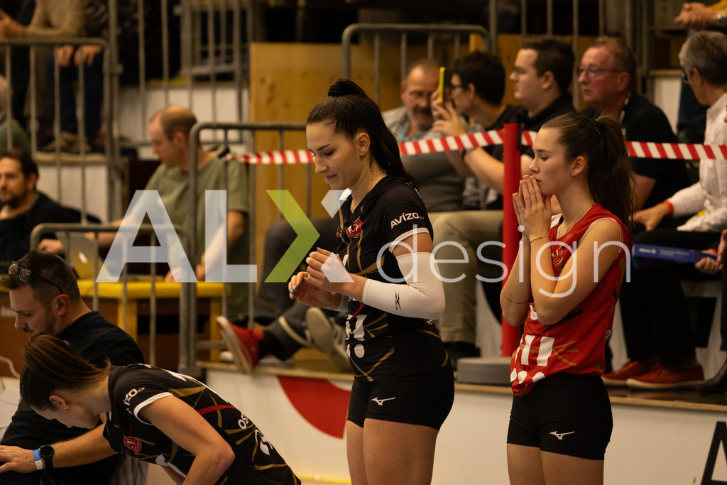 Volleyball I Frauen I Saison 2025-2026 I CEV Volleyball Challenge Cup 2026 | Women I 16th Finals I VC Kanti Schaffhausen - TJ Ostrava I 03.12.2025 | TJ Ostrava - 16 Michaela Drozdová (CZ) – Mittelblock - Realisiert mit Pictrs.com