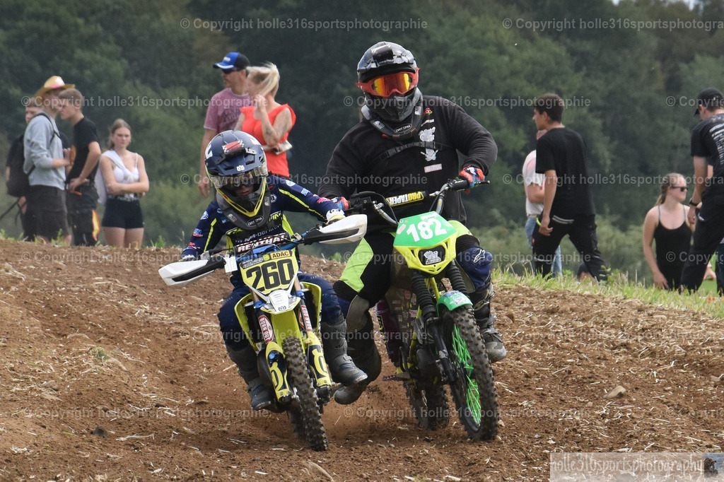 DSC_0781 (2) | Sportfotografie , Motorsport, Motoross, Reitsport, Mointainbike, Enduro,
Landschaft , Outdoor, Eventfotografie, Landschaft, Bilder online bestellen - Realisiert mit Pictrs.com