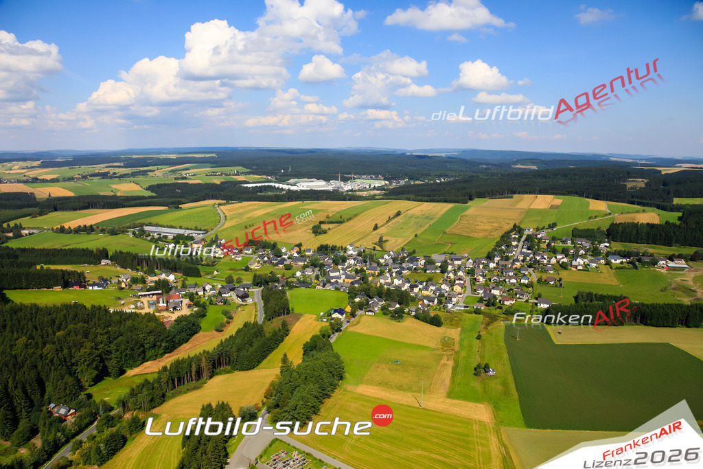 Die Luftaufnahme Haßlach - Teuschnitz wurde vom UL-Flugzeug (keine Drohne) aus fotografiert.Hohe Druck- Auflösung-die Geschenkidee!