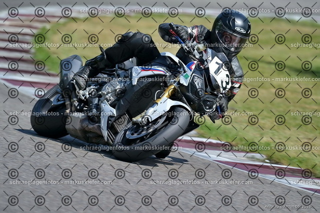 26BT02-1576 | markuskiefer.com - Realisiert mit Pictrs.com