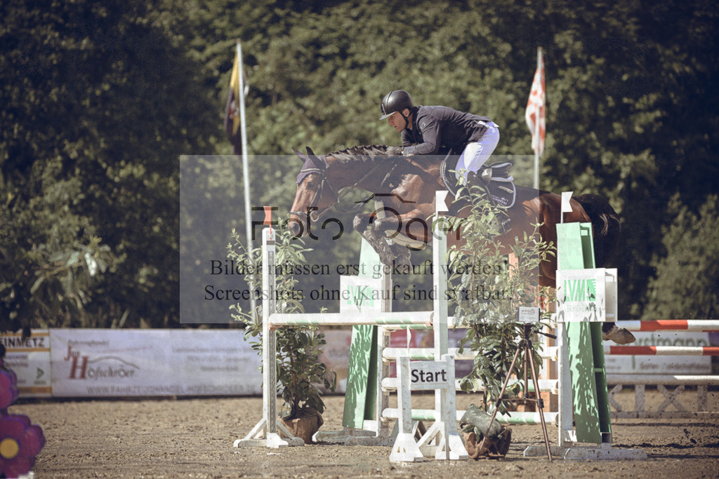 20240530-DOS_1391 | Entdecke hochwertige Reitturnierfotos von Foto Oger. Professionell, emotional und authentisch – jetzt Lieblingsmomente im Shop bestellen.Deutschlandweite Turnierfotografie. - Realisiert mit Pictrs.com