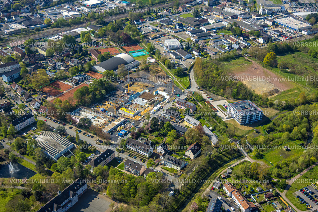 Kamen230406176 | Luftbild, Solarhaus, Eilater Weg Ecke Wilhelm-Bläser-Straße, Gebäude in Hybridbauweise mit einer neuartigen Energieversorgung, Sesekebad Baustelle und Neubau, Kamen, Ruhrgebiet, Nordrhein-Westfalen, Deutschland