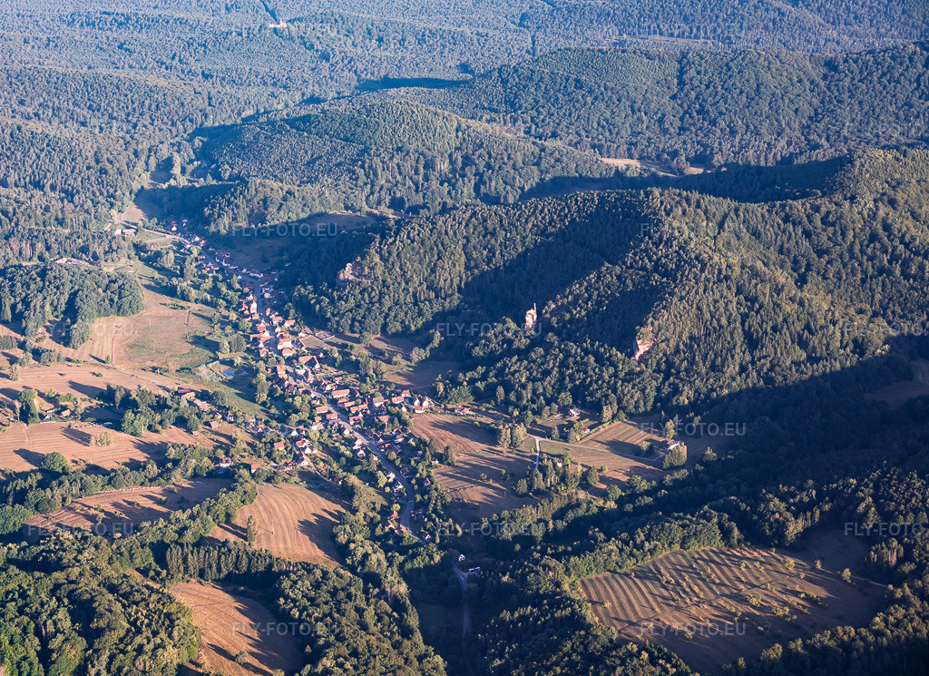 Vue aérienne: Dorfansicht im Steinbachtal aus Osten à Obersteinbach dans le département Bas Rhin, France – .Photo: IMG_158128.jpg prise le 25/07/2026 par Werner Riehm/FLY-FOTO.eu – Résolution de l'original: 5495 x 4000 px