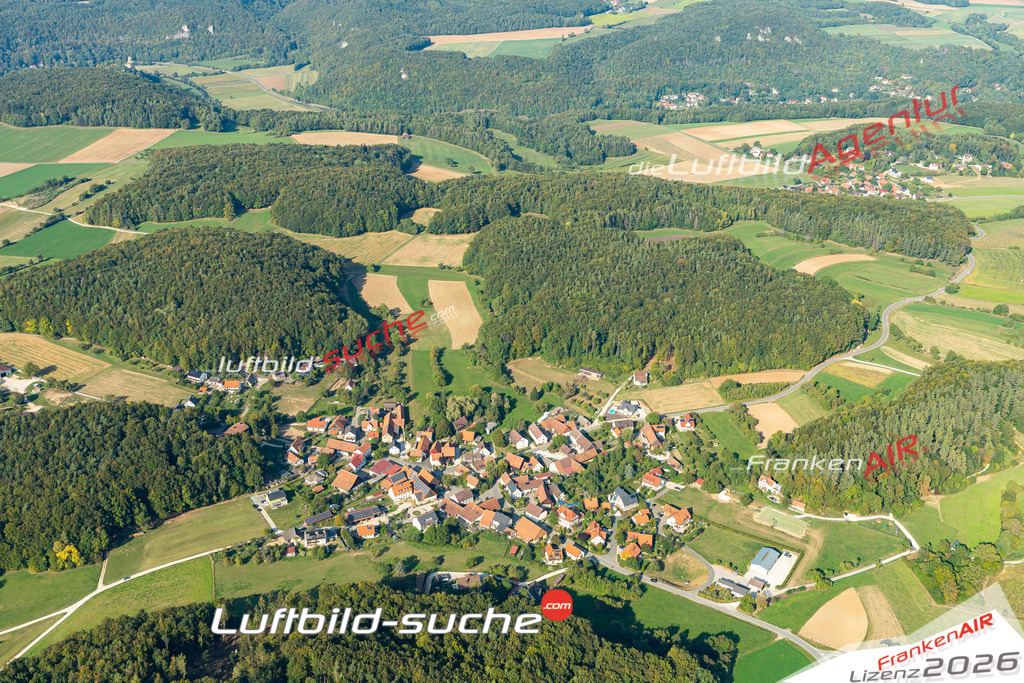 Die Luftbildaufnahme Birkenreuth -  wurde 2020 mittels Flugzeug (keine Drohne) erstellt. Perfekte Schärfe und Druck- Ergebnisse- Garantiert!