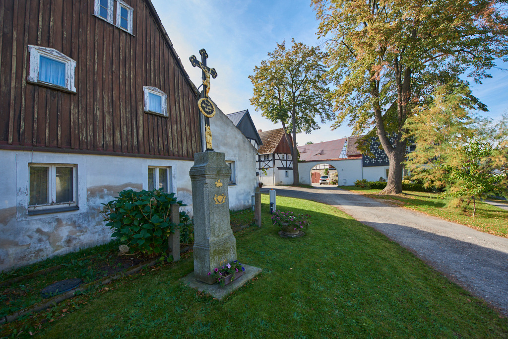 Im Platzdorf Schweinerden 02 | Bedeutsame Landschaften Deutschlands - Realisiert mit Pictrs.com