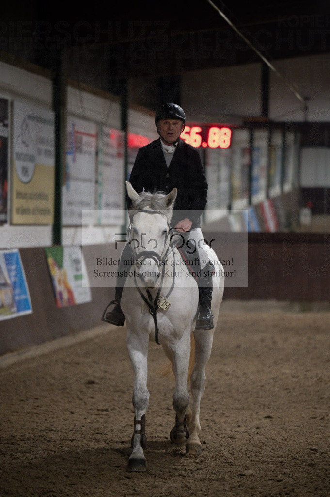 Hallenreittunier Voxtrup 2023 | Entdecke hochwertige Reitturnierfotos von Foto Oger. Professionell, emotional und authentisch – jetzt Lieblingsmomente im Shop bestellen.Deutschlandweite Turnierfotografie. - Realisiert mit Pictrs.com