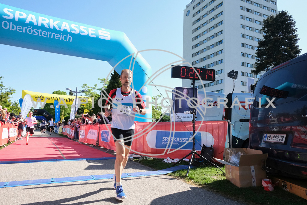 ..... | LINZ,AUSTRIA,27.April 25, Int. 3 Brückenlauf Linz  , Image shows: Photo: WAPICS / Michael Ring