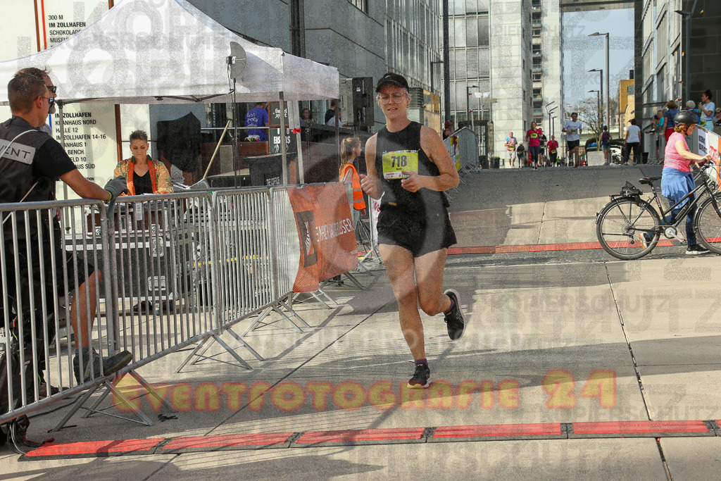 250920_1546_EX1_0634 | Sportfotografie im Rhein-Sieg Kreis, Köln, Bonn, NRW, Rheinland Pfalz, Hessen, etc. Unser Tätigkeitsfeld umfasst den Laufsport vom Volkslauf über den Marathon, Duathlon, Triathon bis zum Ultralauf wie Kölnpfad Ultra oder Schindertrail.